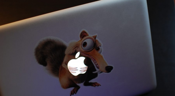 Mon beau sticker pour MacBook de La Geekerie … Mon beau sticker pour MacBook de La Geekerie …